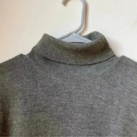 Gray Wool-Blend Turtleneck Cowl Sweater, Made in Italy, Fits Women’s M - Picture 5 of 9